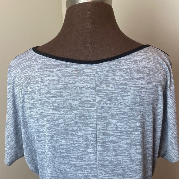 Colorblock Top - Picture 6 of 8